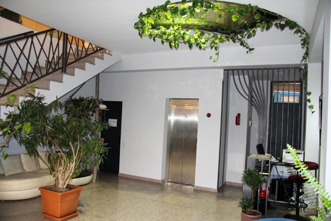 Nice Hotel יירבאן מראה חיצוני תמונה